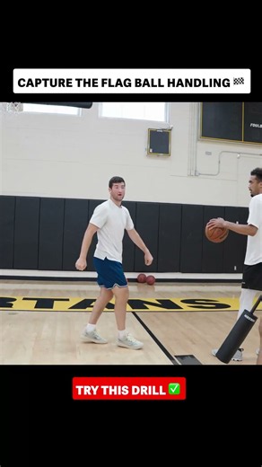Try this capture the flag ball handling warmup with your teammates ✅️