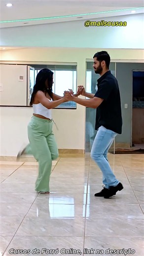 DANCING PISEIRO WITH EASE @mailsousaa