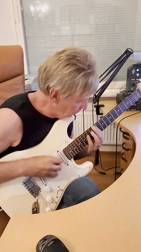 1.7K views · 31 reactions | Today’s little guitar run based on the diminished scale spiced up with chromatic extras. #guitarsolo #guitar #shred #neoclassical #guitarlick #guitarist #hardrock #metal #progmetal #guitars | Lars Eric Mattsson | Facebook