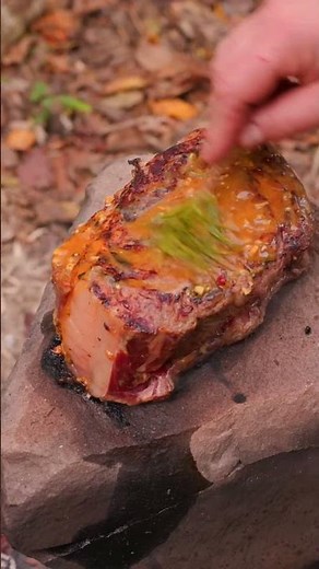 Doğal Taş Üzerinde Lüfer Balığı Pişirme 🍂 🐟 - cooking bluefish on a natural stone ancient method
