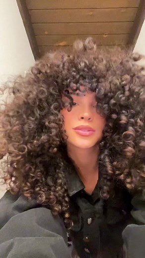 Curly Hair Tips for Voluminous Styles