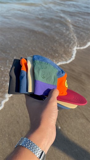 GALGO NEGRO | GORRAS RECICLADAS on Instagram: "Nuestra línea impermeable de nylon reciclado 💦 3 modelos 5 paneles 1 modelo 6 paneles Súper livianas, aptas para mojarse Secado rápido"