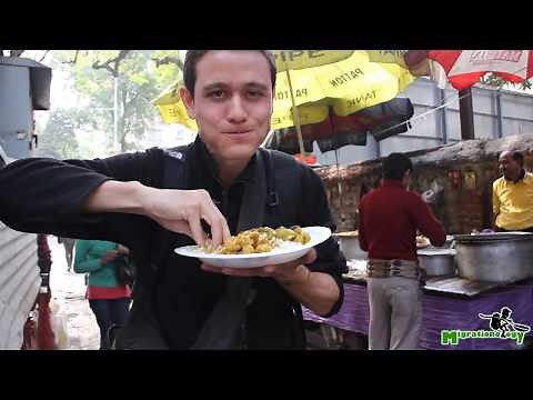 Street Food in India - Bengali Fish Curry and Rice on Camac Street, Kolkata, India!