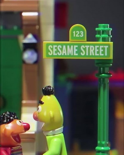 75K views · 3K reactions | Bauen um Umziehen in die Sesamstraße 1,2,3 ️ https://lego.build/SesameStreetReveal | LEGO | Facebook