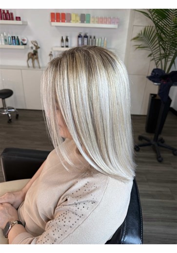Looking for a specialist you can actually trust with your hair? Our team has over 10 years of experience in complex blonding, precision colouring, and healthy-hair techniques — we fix what others damage and create results that last. ❌ No more burnt hair. ❌ No more wasted money. ❌ No more “why is my blonde yellow/grey/orange?” disasters. 🔝💇🏼‍♀️ Our colorists use advanced, gentle formulas and the BlondMe signature technique to achieve your perfect shade while keeping the hair strong and luminou