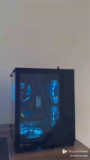Léia Lavinia Maicon on Instagram: "Gabinete Pc Gamer Preto Branco Aquário Vidro Temperado Micro ATX ITX Grande USB P2 - Titorion #Titorion #GabineteGamer #CaseGamer #GabineteAquario #GabineteMicroATX"