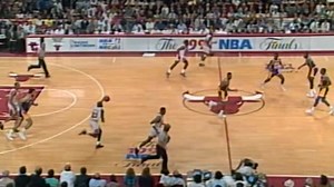 28K views · 1.6K reactions | Otro de los grandes campeones de la historia fueron los Chicago Bulls.  En 1991 lograron el primero de tres consecutivos tras imponerse a Los Angeles Lakers con Michael Jordan como el MVP, y uno de los vuelos más icónicos de su carrera. ✈ #NBA90s | NBA Mexico | Facebook