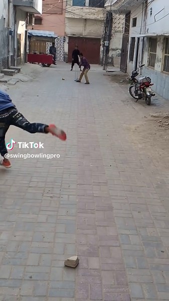 kids using Tape Tennis Ball best inswing bowling pro trick and ball hitting the kids bells.#cricketshorts #inswingball #inswingbowling #cricket #tapeball
