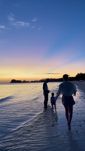 Coleen Garcia Crawford on Instagram: "2022 was an incredibly full year for us! I’m still trying to get back into my own rhythm again, but this time I’m bringing so much more wisdom with me as we take on 2023! Thank you, Lord, for this beautiful life and our beautiful family. PURE LOVE. 🤍 To more growth and gratitude this year! ✨"
