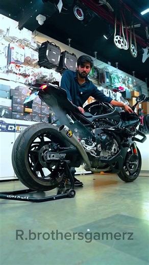 BMW S1000RR FULL REV 🔥 The Most Insane Sound on the Internet Today! 🤯 #shorts #s1000rr #bmw #exhaust