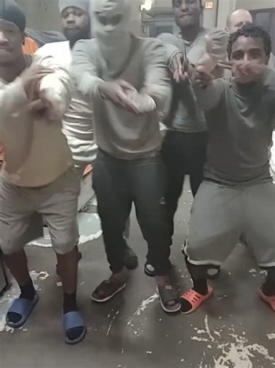 You need ta treat yo glizzy like a collar shirt and button up @poohshiesty #prisontiktok #explorepage✨ #fypシ #viral #jailtok