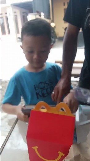 unboxing happy meal McDonald