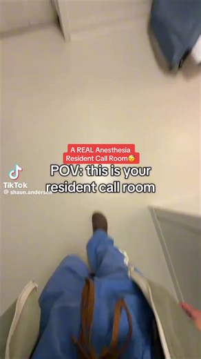 Sometimes when you’re on 24 hour anesthesia calls, a soft, clean, private bed is all you really need😴 . . . Most anesthesia residency programs, mine included, provide dedicated overnight call rooms for the residents to rest and sleep in if there is down time in between cases. While some are a little more extravagant than others, it’s definitely not the most important part of being on call. When looking into what anesthesia residency program to go to, prioritize location, quality of training, pe