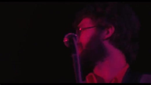 The Band ”The Weight” Live from the film Festival Express 1970！ ---- On June 27, 1970, a train departed Toronto, Canada, bound for Calgary carrying some of the most popular musicians of the time. Through July 4th, the train continued to perform live shows on its way from east to west, and huge parties continued on the train. Festival Express is a music and road movie compiled from over 70 hours of footage capturing the miraculous eight days of the festival. Originally, conflicts between the orga
