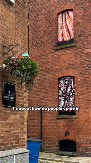 AN ALTERNATIVE CHRISTMAS WALK TAKING IN ROCHDALE’S STUNNING STREET ART AND MURAL TRAIL If you're looking to blow away the cobwebs over Christmas, how about an alternative festive walk taking in some genuinely world class street art (and maybe a pub or two, too). Paris, Berlin, London, Lisbon… and now Rochdale, which, thanks to this year's Common Walls Festival, has a wealth of stunning graffiti and street art, and it's all on our doorstep. Rochdale-born artist AYLO curated the work from a host o