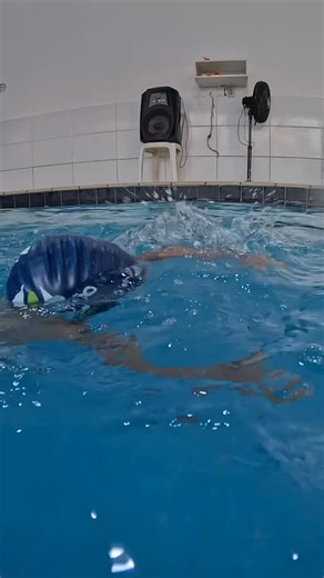 Camila Alves Swim on Instagram: "Touca verde na @acquacaosportss  Me fala se não é a coisa mais fofa? 殺"