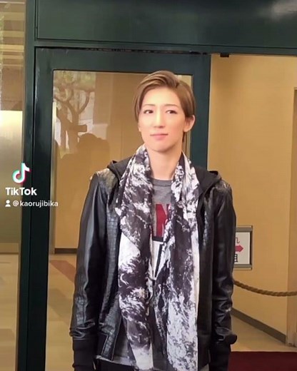 2019 10/26 真風涼帆 まかぜすずほ 宝塚歌劇団宙組 宙組 ゆりかさん シャーロック・ホームズ かっこよかったです。失神。#真風涼帆 #まかぜすずほ #宝塚歌劇団 #宙組 #ゆりか