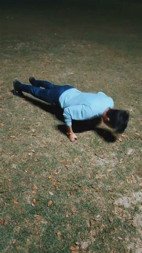 knuckle and finger tip pushups 💪☠️#shorts #fitness #like #youtubeshorts #shortvideo