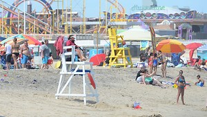 How to avoid serious injuries while at the beach
