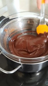 1.6M views · 45K reactions | Cioccolato fondente e uova...Questa torta si prepara con soli 2 ingredienti!!  | Diana & Alessio | Facebook