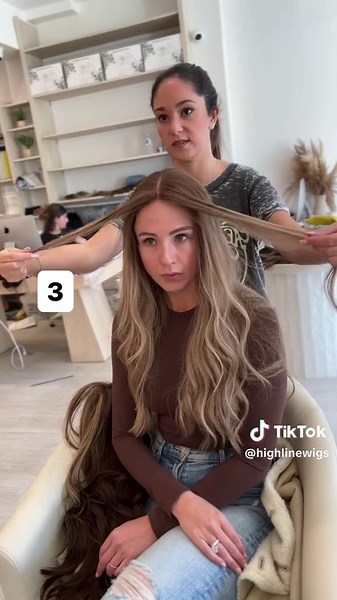 Jennifer, you are flawless ❤️ Wigs shown: 1. Bronde 26” 2. Butterscotch Blonde 3. Custom color #alopecia #alopeciauniversalis #alopeciatotalis #totalalopecia #alopeciaareata #alopecian #alopecianbeauty #alopeciaawarenessmonth #alopeciastylist #alopecie #alopeciaawareness #androgenicalopecia #beautiful #baldandbeautiful #flawless #hairdo #hairloss #helperhair #alternativehair #wigsforhairloss #wigsforchemo #wigsforcancer #wigsforalopecia