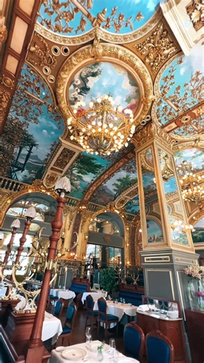 Discover Qatar on Le Train Blue