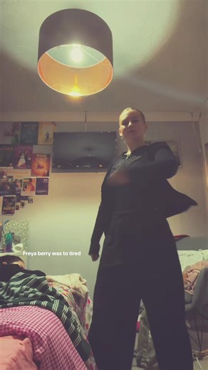 Tegs 💛 (@tegancollenspam)’s videos with Stateside Zara Larsson - PinkPantheress