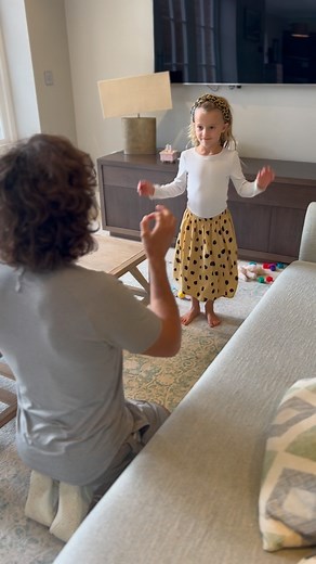 Started learning Spanish with Indie recently 🇪🇸😀 Having so much fun. I did Spanish at GCSE so I’m really enjoying learning with her again. We just try to learn a new question each a day so we can converse and practice together. Do you speak any other languages or what language would you love to learn to speak? 🇦🇹🇧🇷🇦🇽🇨🇦🇰🇾🇨🇩🇨🇺🇨🇾🇨🇷🇰🇲🇮🇴🇧🇶🇪🇨🇩🇲🇩🇯 | The Body Coach