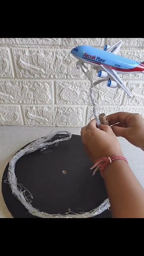 Amazing tutorial Video Credit- BakemyDayCookingStudio | 24/7 Cake Affairs Blog