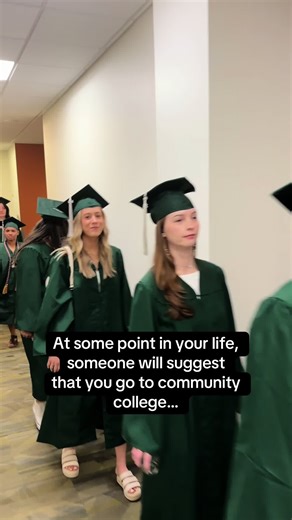 College of DuPage is the best, but we might be a little biased. 😉 #trending #communitycollege #collegeofdupage