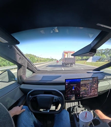 Cybertruck FSD V14.2.2.5-Driver can accelerate in FSD-sister in the back wants a warning