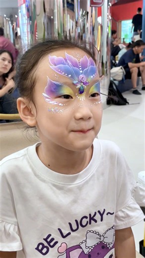 604 reactions · 52 shares | ✨ Dive into the magical world of mermaids with face painting magic! 隆‍♀️Watch as their faces light up with every brushstroke, bringing a shimmering fish tail to life!  Perfect for parties, themed events, or just a splash of creativity. Who should we paint next? #mermaidfacepaint #partyfun #fantasyart #facepainting #bodypainting #ankabella #mermaidmagic #kidsart | Anka Bella Usa | Facebook