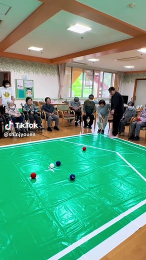 ボッチャ練習の楽しさとフロア対抗戦