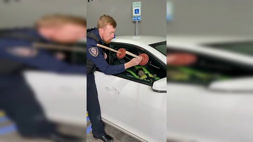 Viral video: Policeman shows ‘easiest’ way to unlock car door using toilet plungers