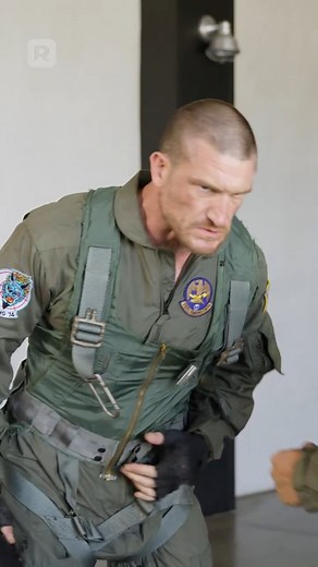 🌟 Continue the story here https://short.inbeidou.ai/link/reelshort/serial/2OFMzLDU/12 Name：《Callsign: Legacy》 #CallsignLegacy #Boost #fullepisodes #foryou #fyp #usa #AmericanLife #USACulture #ShortDrama #LoveStory #ComebackStory #TurnAroundMoment #LA | Yangyang Movie