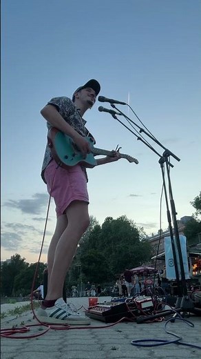 Picaro(s) - Passer La Limite #singersongwriter #guitar #livelooping #chanson #original #streetmusic