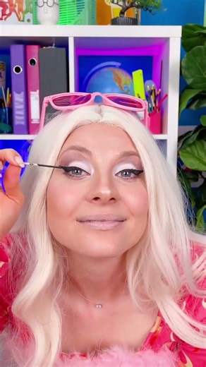 Toothpick Magic: Fun Makeup Hacks You Need to Try! 💄✨ #MakeupHacks #Shorts