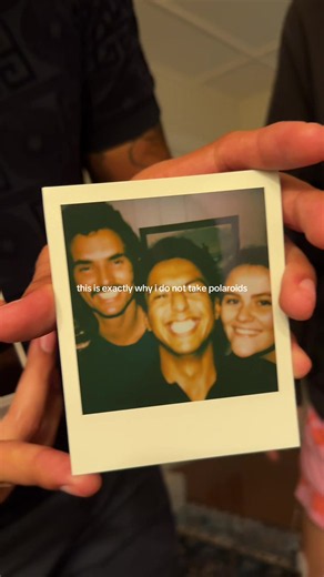 Polaroid photos for brown skin: tips to get cute instant shots