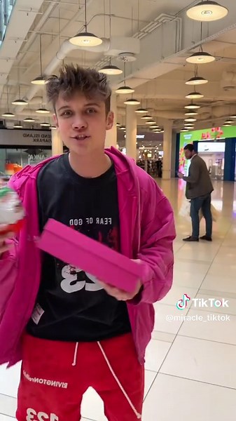 Что в секретной коробке ? | disappearing in box magic trick