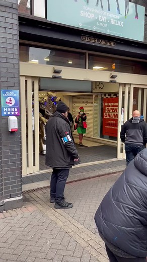 Mark Hutchinson on TikTok