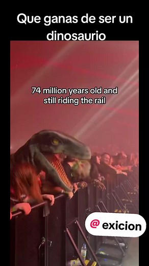 Dubstep/dinosaurio #concierto #dubstep #musica #dinosaurio #electronicmusic #baile #viral #popular #tiktok #tik #party #fiesta #dj #excision