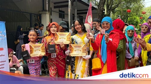 Fashion Show Retro Dadakan di Kota Kediri Buka Ruang Kreativitas Anak Muda