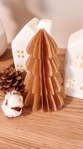 𝐓 𝐈 𝐍 𝐄 ᕱ | 𝐌𝐚𝐦𝐚𝐛𝐥𝐨𝐠 | 𝐝𝐢𝐲 𝐭𝐚𝐧𝐧𝐞𝐧𝐛𝐚̈𝐮𝐦𝐞 🎄 Du brauchst: • Papier (Ich habe Backpapier verwendet) • Schere • Tannenbaum Schablone • Kleber #weihnachten... | Instagram