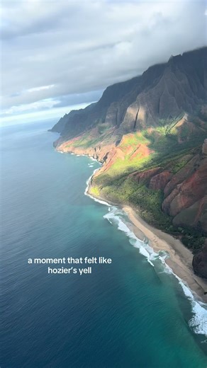 Na Pali is the most beautiful thing I’ve ever seen, it makes you cry. #hawaii #napalicoast