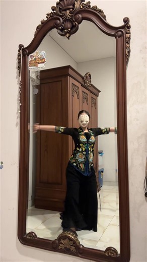 Nge brazil brazil 😭 challenge accepted @tulip IB @desiylianti #jaipong #dance #taritradisional #fyp #fypシ