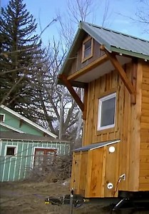 Tiny House Hunters S03:E21 - Outdoorsy Couple Goes Tiny