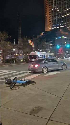 RTA Bus #6015, Healthline Leaving Public Square
