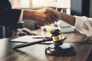 The Difference Between a Contingency Fee and a Retainer