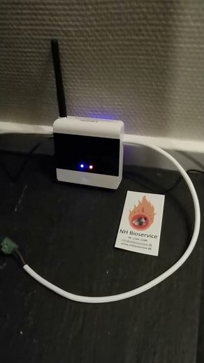 Montering af 'Saswell Wi-Fi' enhed på 'Ferlux pilleovne (kan også bruges på Musa pilleovne)