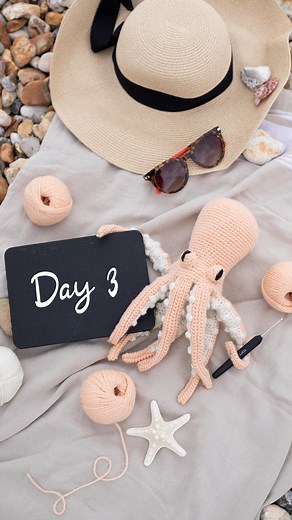 It’s the big day! Let’s start the first tentacle. I have broken the pattern down between today and tomorrow so you’ll only need your main colour today and we’ll only be using the contrast tomorrow. #toftuk #edsanimals #graemetheoctopus | TOFT